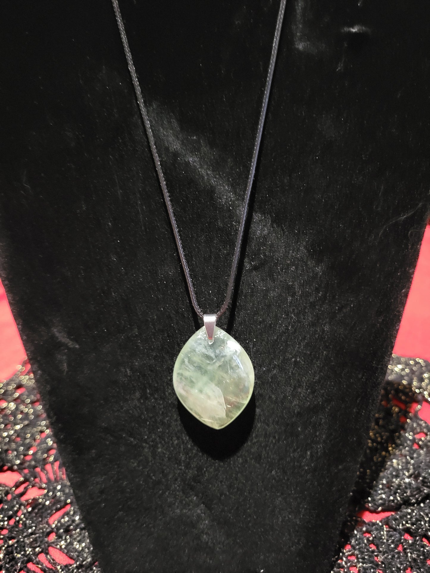 Pendentif pierre plate Fluorine verte