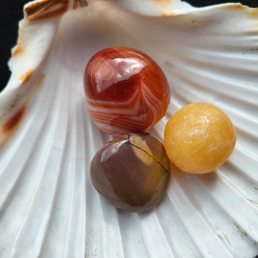 Pack Énergie & Vitalité — Cornaline Bandée, Jaspe Mokaïte & Calcite Orange