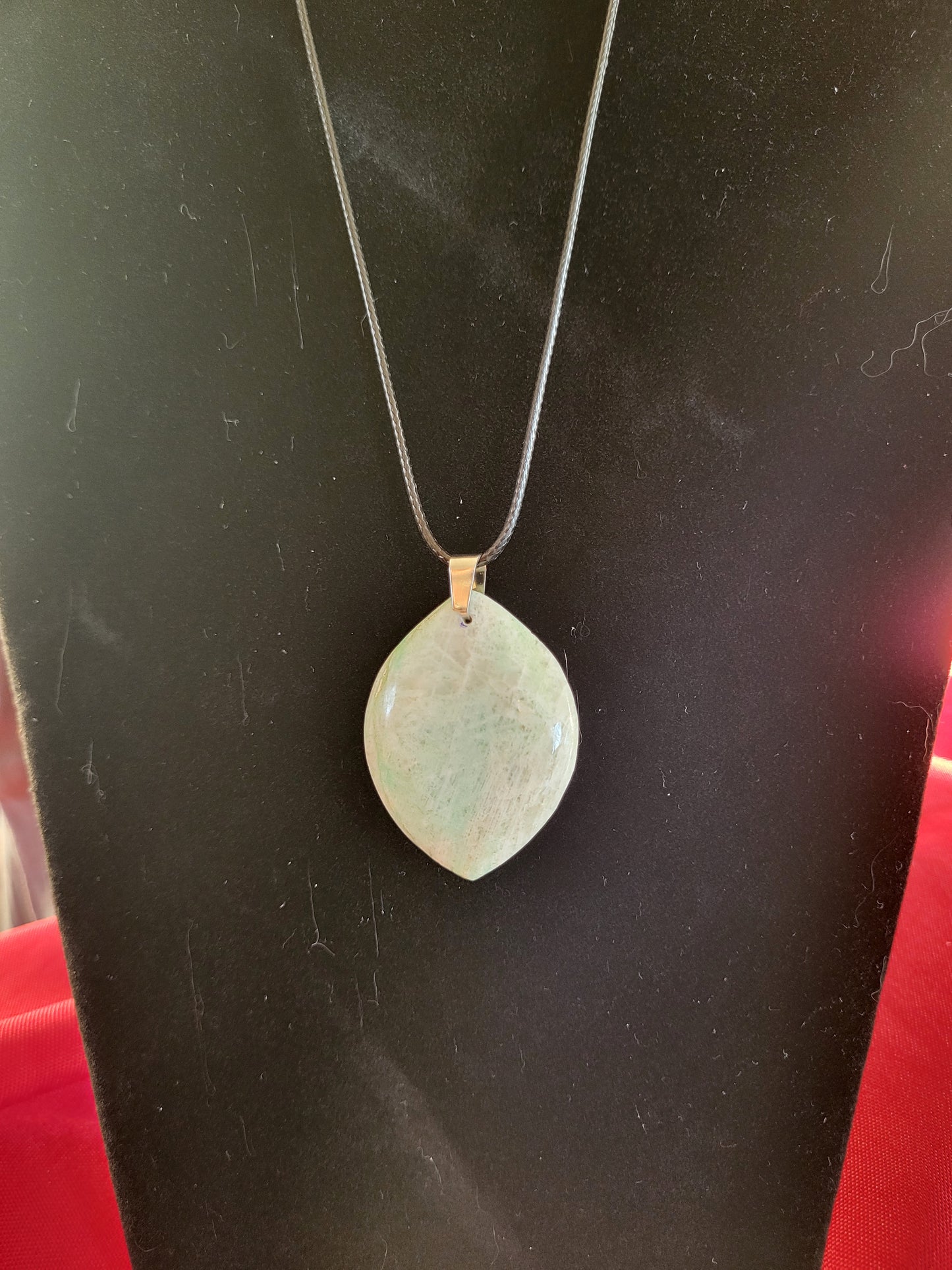 Pendentif en Garniérite