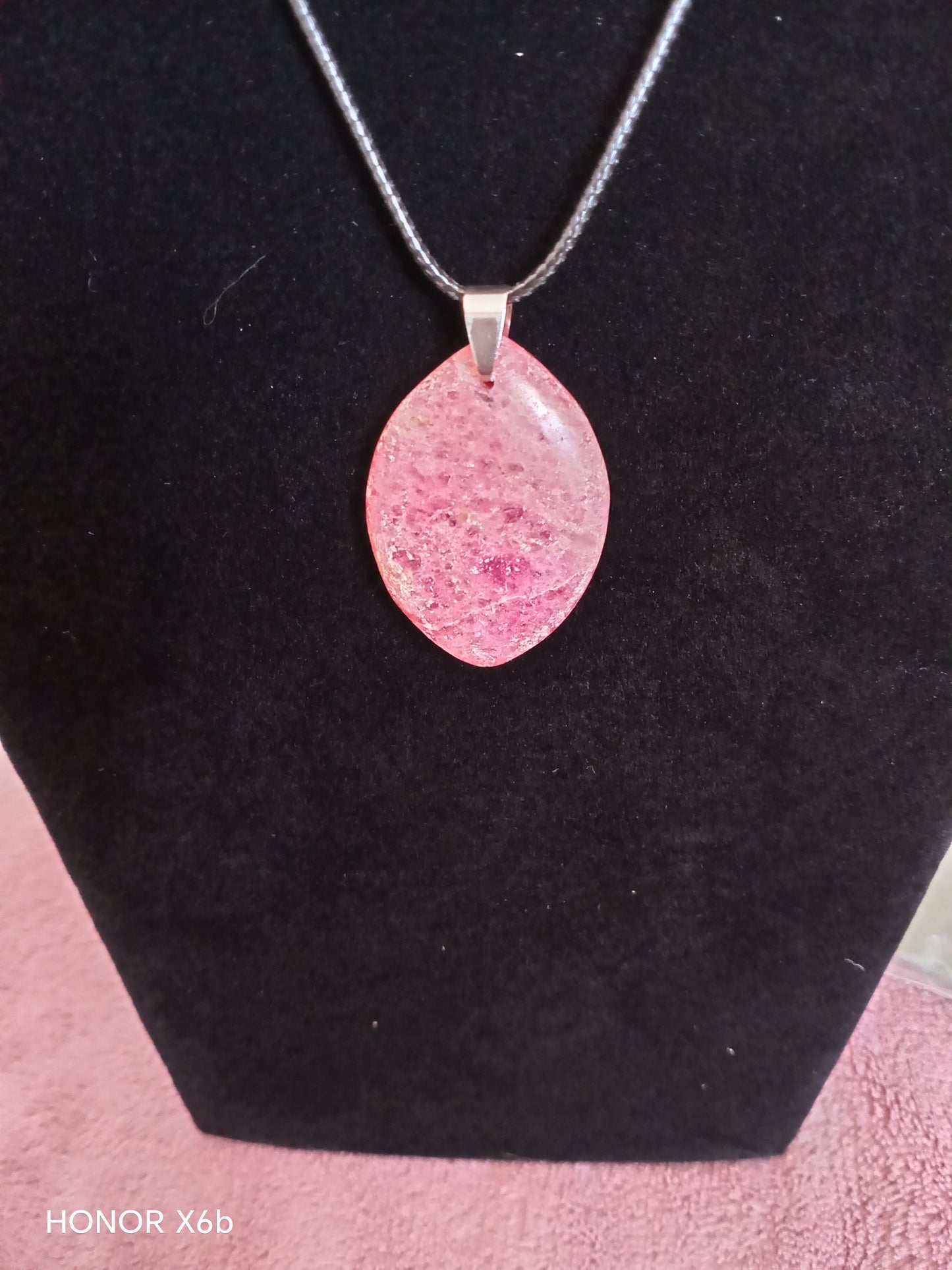 Pendentif pierre plate en rhodonite